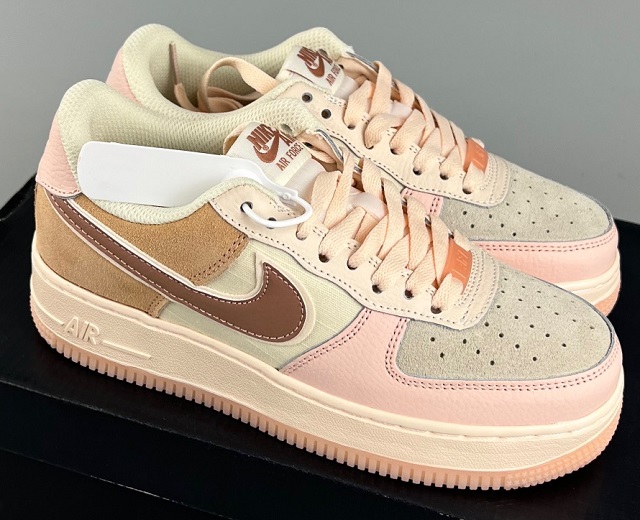 Women Air Force 1 095